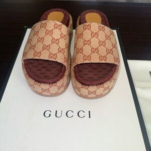 Gucci Tan and Brown Logo Slide Sandals
